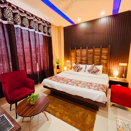 Hotel Pearl Grand, Zirakpur - Top Rated & Most Awarded Property In Tricity Chandīgarh Eksteriør bilde
