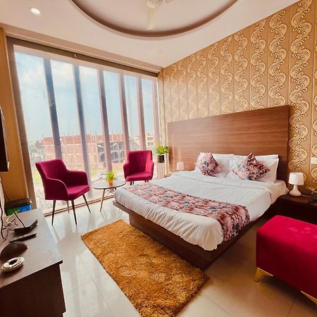Hotel Pearl Grand, Zirakpur - Top Rated & Most Awarded Property In Tricity Chandīgarh Eksteriør bilde
