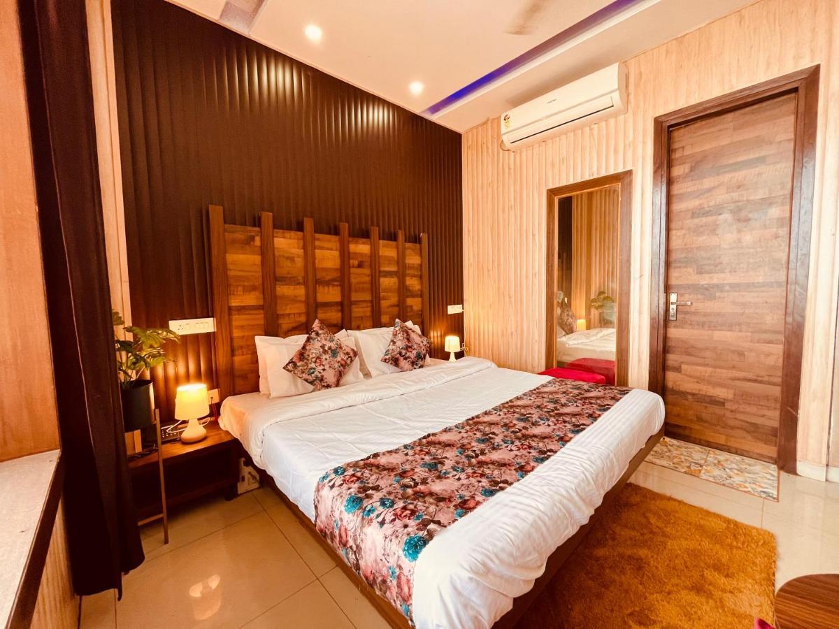 Hotel Pearl Grand, Zirakpur - Top Rated & Most Awarded Property In Tricity Chandīgarh Eksteriør bilde