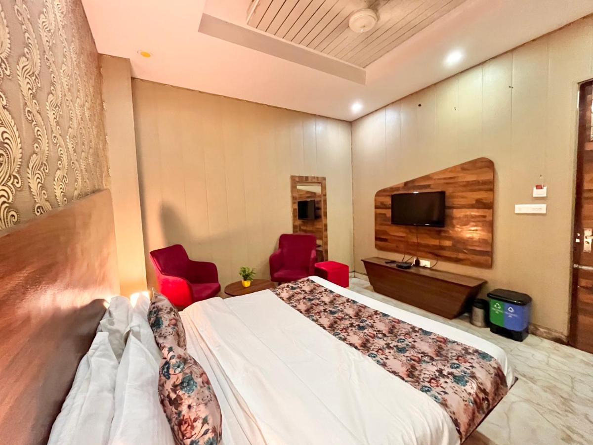 Hotel Pearl Grand, Zirakpur - Top Rated & Most Awarded Property In Tricity Chandīgarh Eksteriør bilde