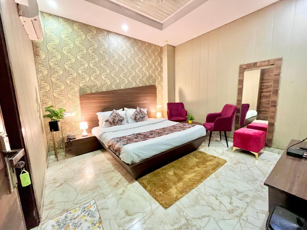 Hotel Pearl Grand, Zirakpur - Top Rated & Most Awarded Property In Tricity Chandīgarh Eksteriør bilde