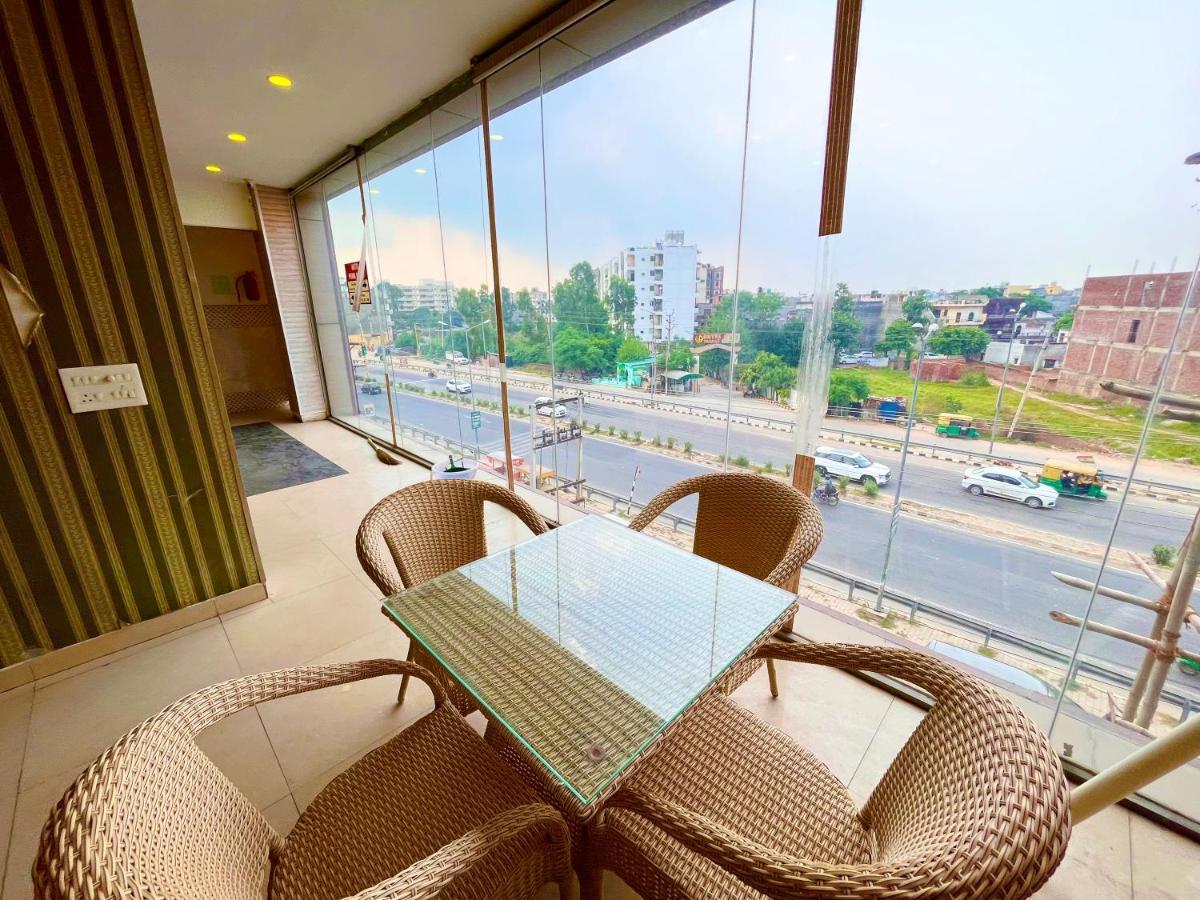 Hotel Pearl Grand, Zirakpur - Top Rated & Most Awarded Property In Tricity Chandīgarh Eksteriør bilde
