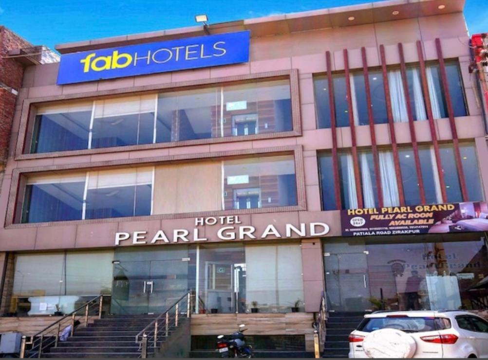 Hotel Pearl Grand, Zirakpur - Top Rated & Most Awarded Property In Tricity Chandīgarh Eksteriør bilde