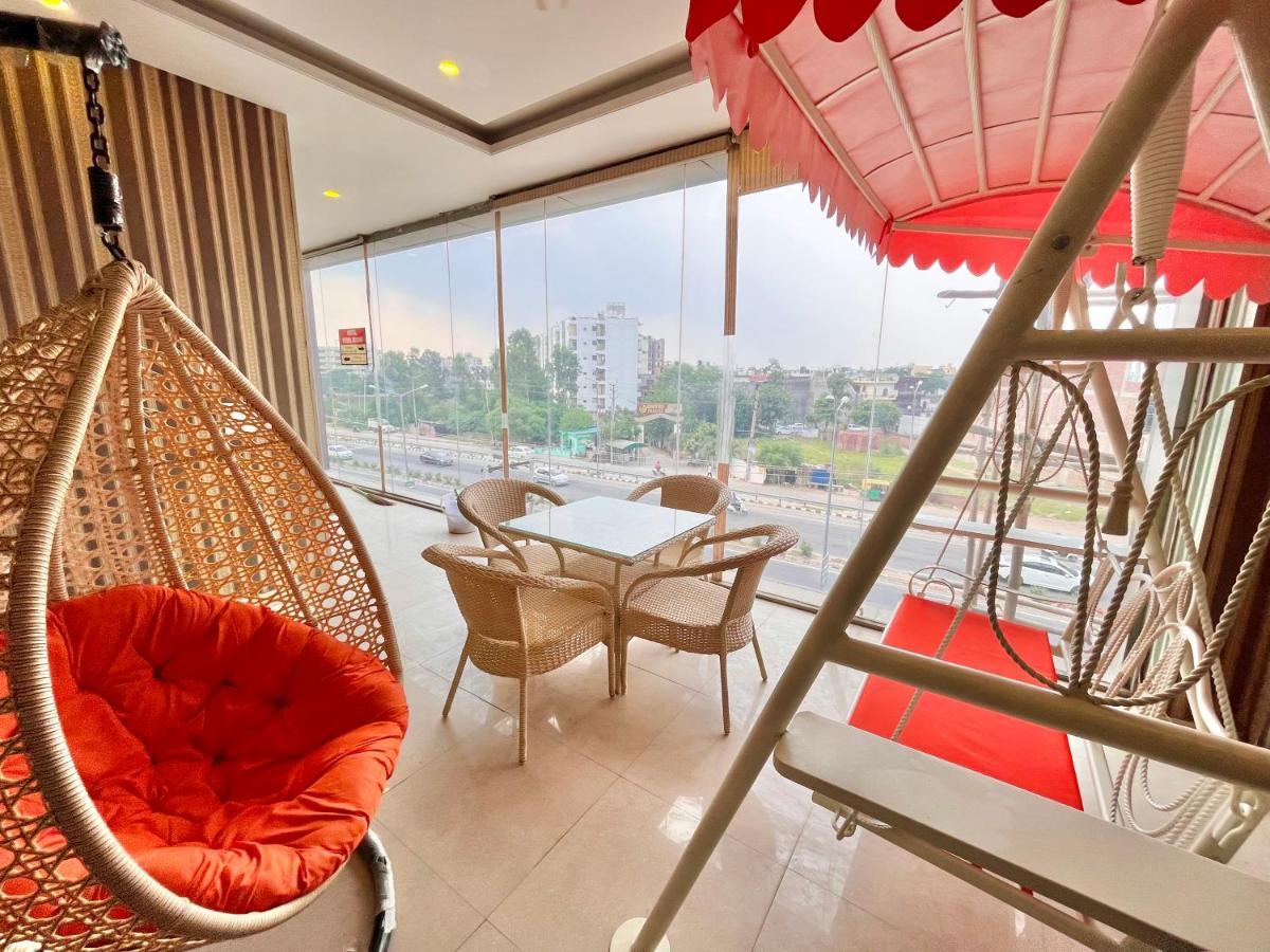 Hotel Pearl Grand, Zirakpur - Top Rated & Most Awarded Property In Tricity Chandīgarh Eksteriør bilde